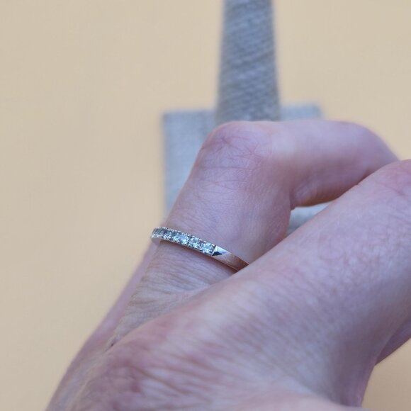 Size 7 Sterling Silver Half Cubic Zirconia Gems Band Ring A5043 - Picture 5 of 9